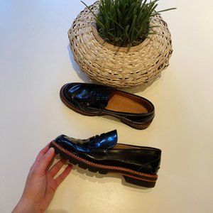 Stuart Weitzman Leather Keyhole Accent Loafers